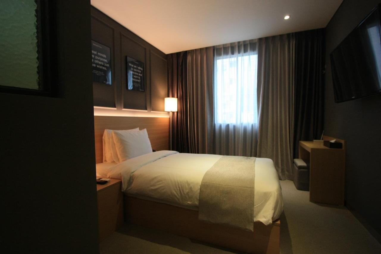 Vella Suite Hotel Suwon Dış mekan fotoğraf